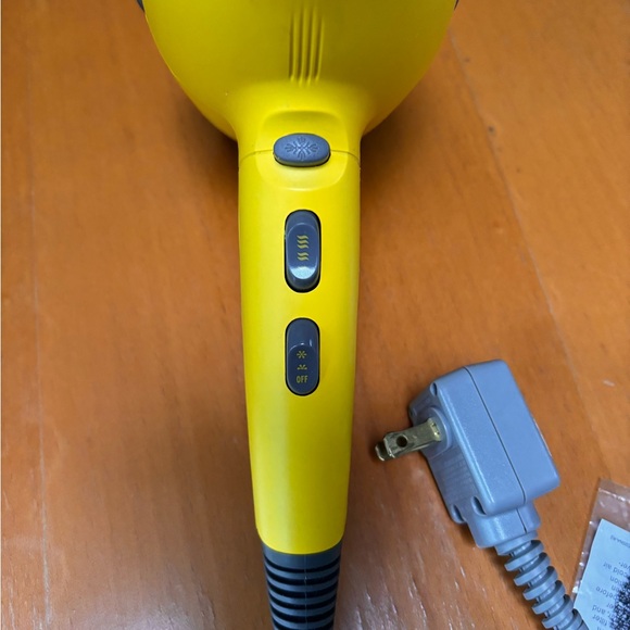 Drybar Buttercup blow dryer 1875W - Picture 7 of 10